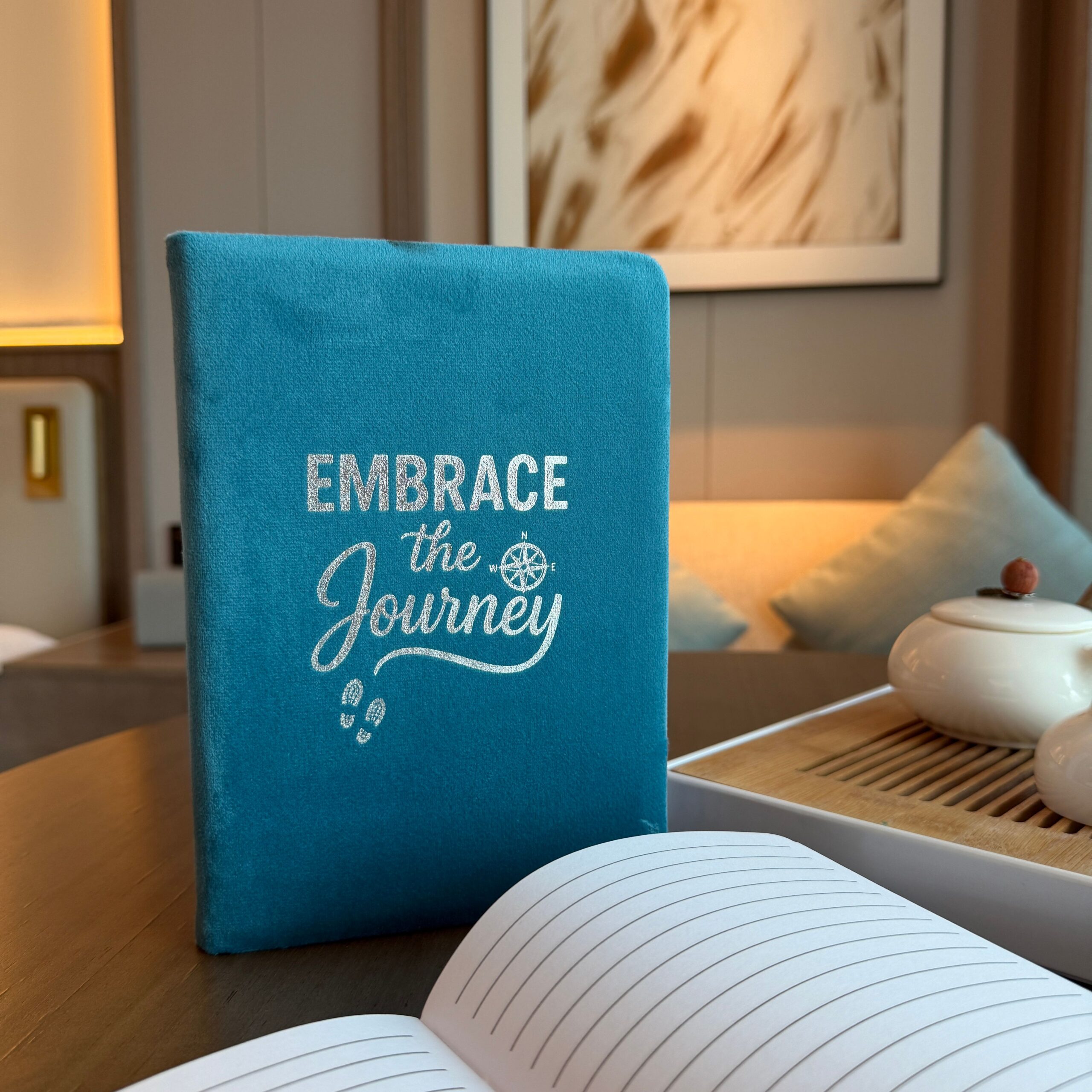 Cuaderno de terciopelo azul claro - 80 páginas - Abraza el viaje