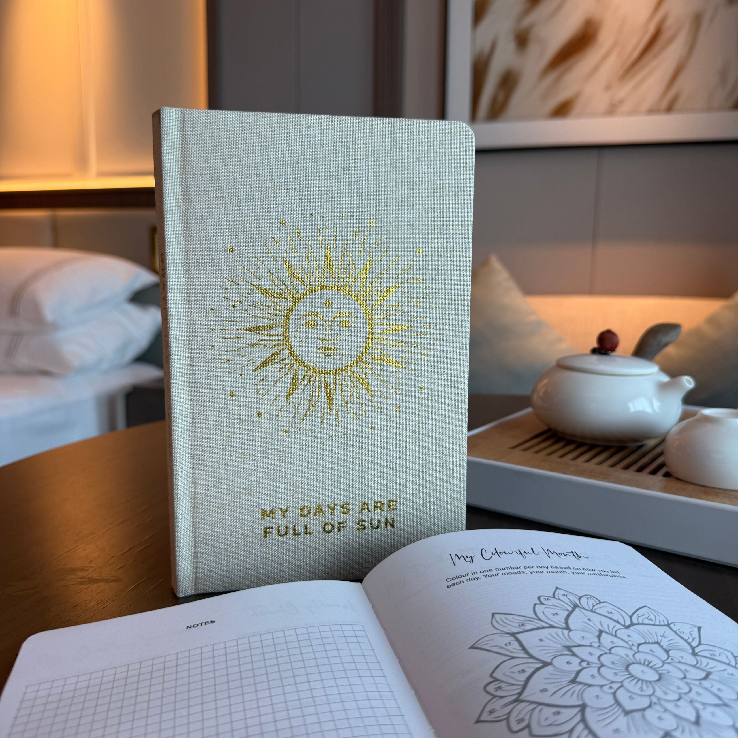 Diario de gratitud marfil con ribete dorado - 120 páginas - Mis días están llenos de sol - Imagen 5