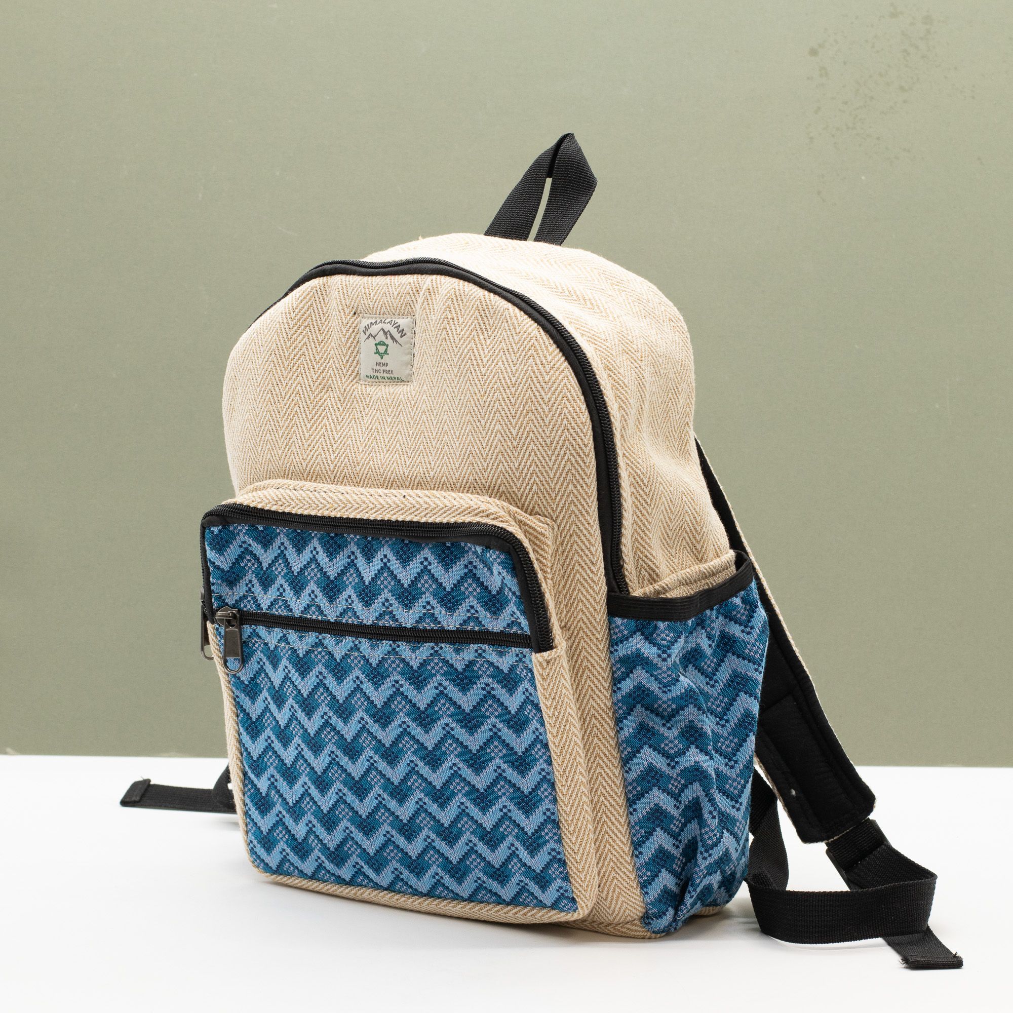 Mochila Estándar de Katmandú - Diseño Dhaka (34x27x10cm) - Imagen 3